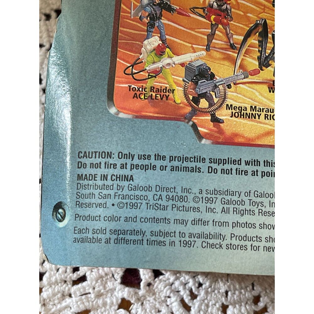 VINTAGE 1997 GALOOB STARSHIP TROOPERS CARMEN IBANEZ ACTION FIGURE Bug Thrasher! - Picture 9 of 9
